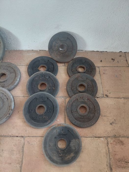 Conjunto musculação – 110 kg + barras e acessórios