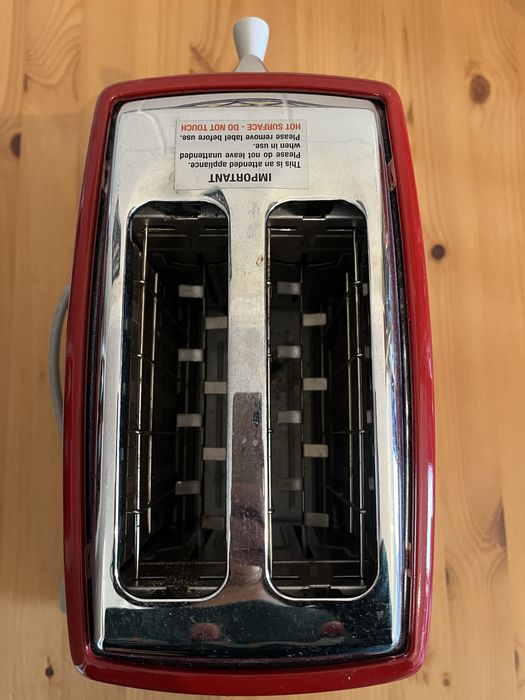 Torradeira DeLonghi Icona Capitals Tokyo Red