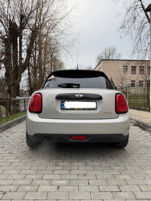 Mini Cooper one 4 doors 2017