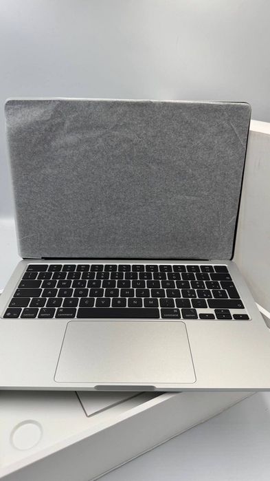 Apple MacBook Air 13“ M4 16/256GB Silver (MW0W3) 2025