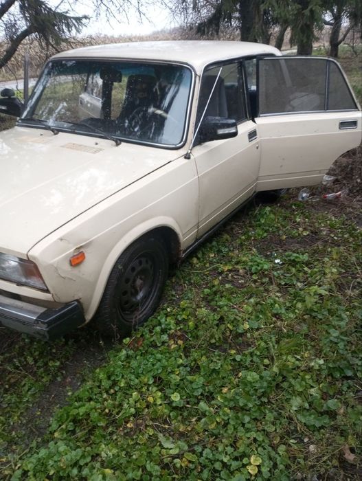 Продам машину ваз 2107