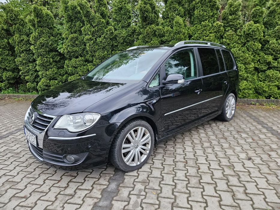 Volkswagen Touran VW Touran R-line DSG 2.TDI BMN parktronic