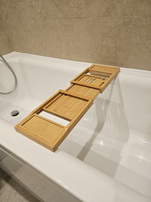 Столик для ванної