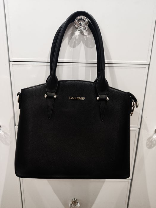 Torebka czarna na ramię