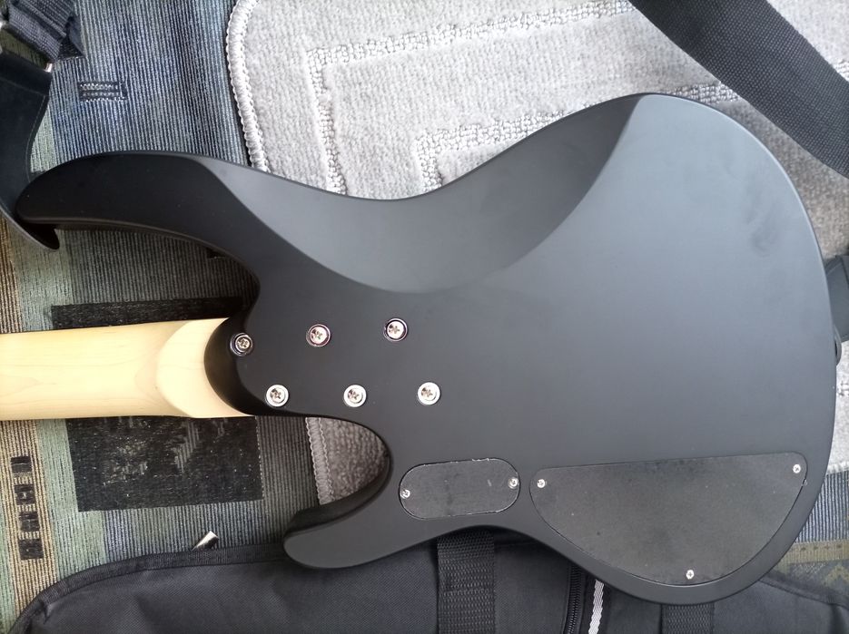 Gitara basowa ESP