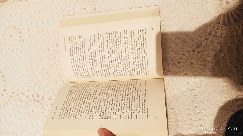 Livro Os cinco herdeiros de Elizabeth Adler