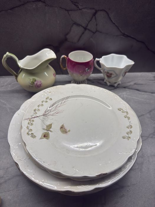 Фарфор кузнецов ,молочник ,сервиз