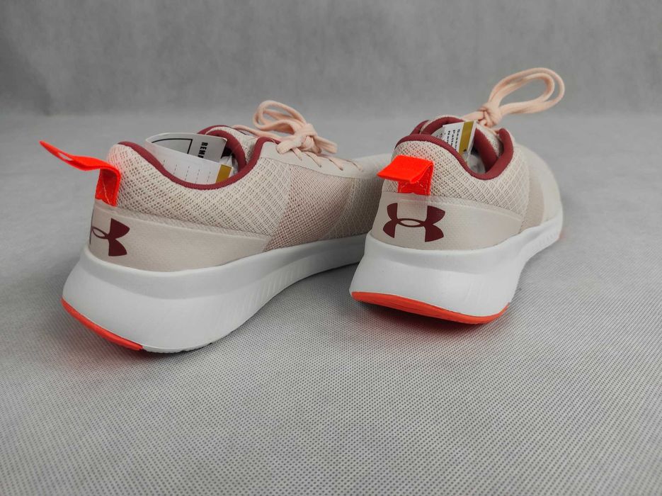 Buty sportowe damskie Under Armour UA W Aura Trainer r. 38
