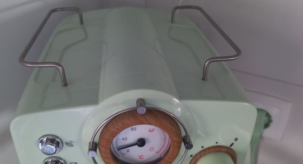 Máquina de Café em caixa com manual