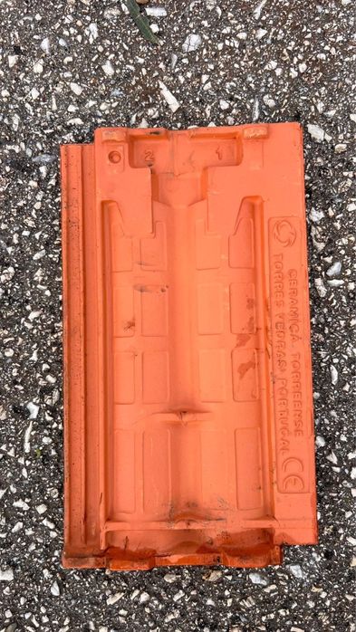 Telha marselha usada cerâmica Torrense 19m2 (228 telhas)