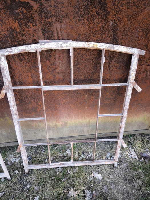 *** Okna żeliwne łukowe krata witraż cena za 3 sztuki ***