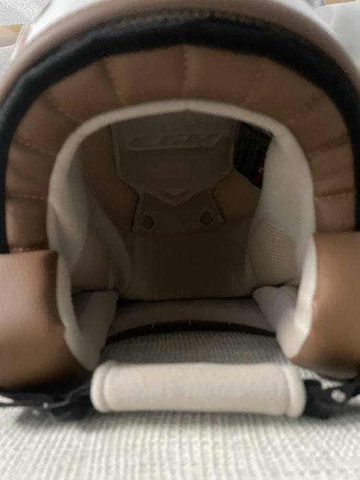 Capacete branco CGM