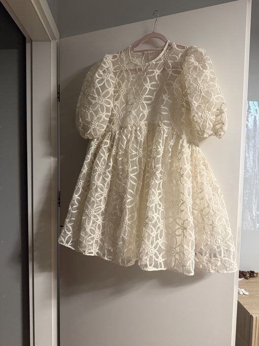 Sukienka laurella must have