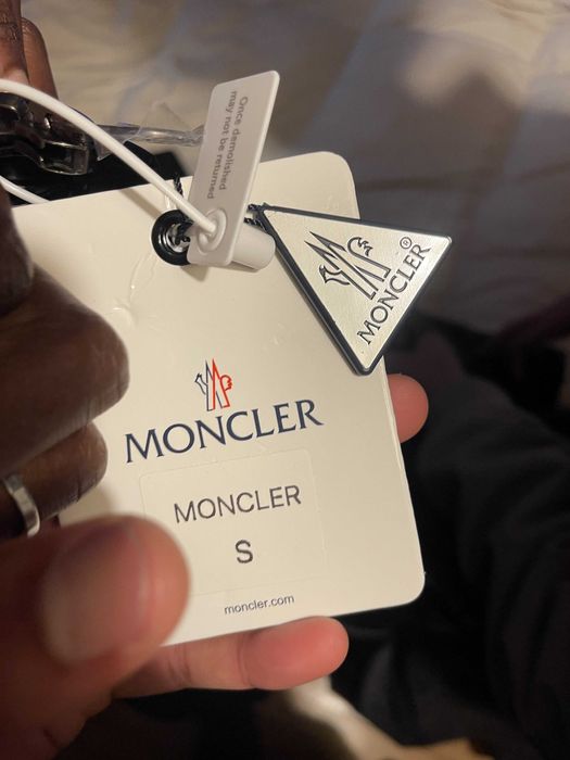 Moncler puffer com verificação de autenticidade (preço negociavel)