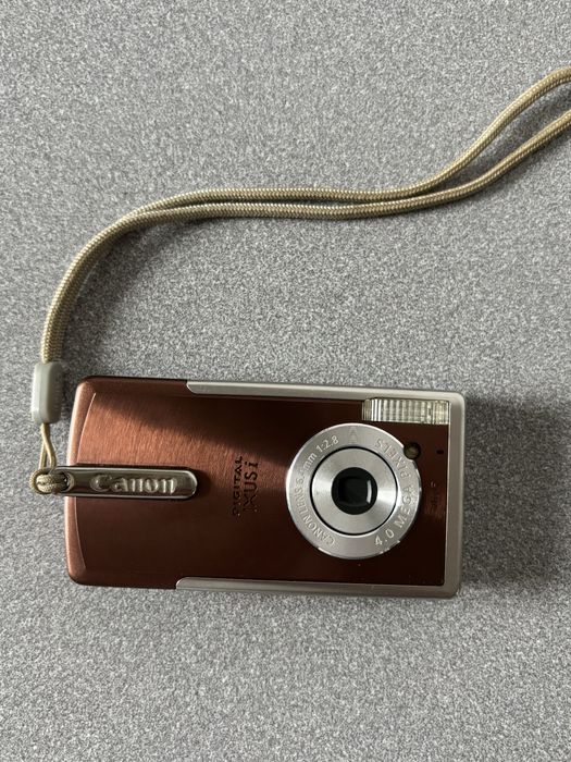 Aparat cyfrowy Canon Digital IXUS i rzadki kamera kolekcjoner retro