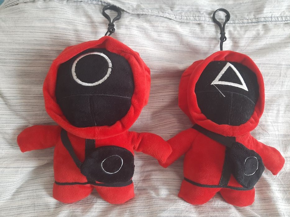 Varios peluches em bom estado