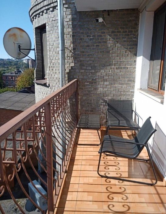 Продам квартиру з гаражем в Центрі міста