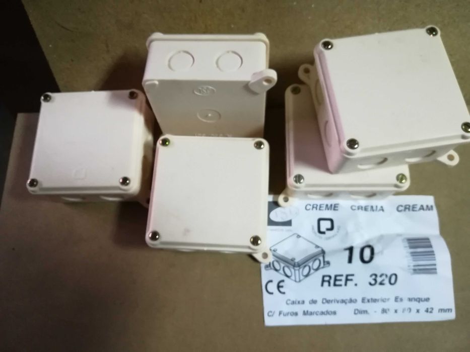 Espelhos || Tomadas-interruptores-disjuntores-caixas derivação