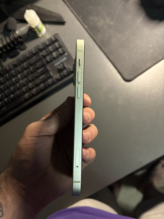 Продам Iphone 12 : 128gb торг уместен