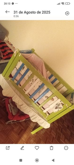 Berço com colchão de espuma