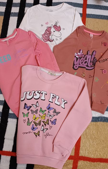 Набор кофт на девочку  5-7 лет