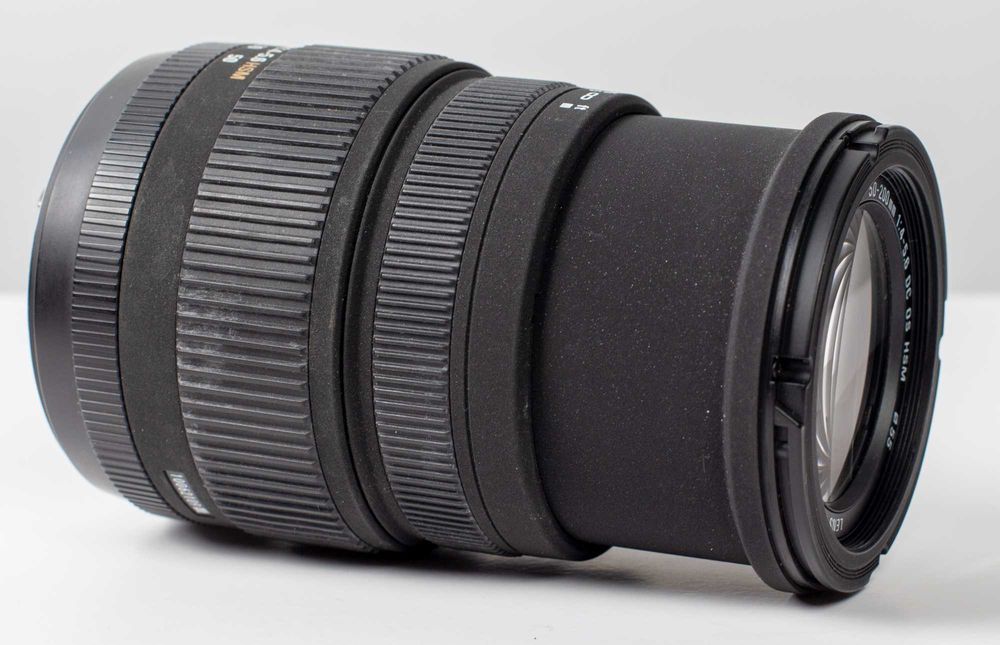 Objetiva Sigma 55-200mm AF com establizador para Nikon digital