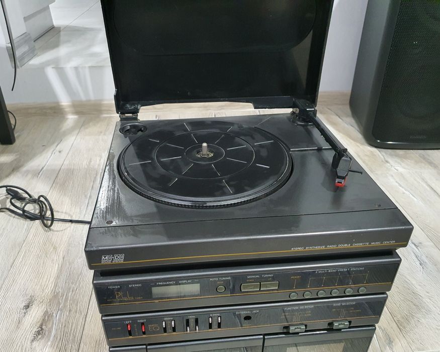 Wieża stereo Crown MC-T3368 uszkodzona