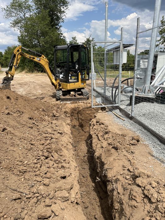 Мініекскаватор. Послуги мініекскаватора