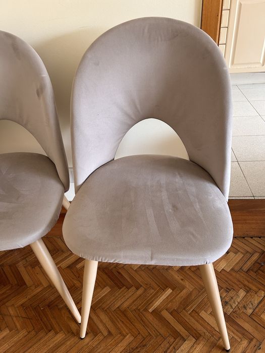 Meja de jantar e cadeiras