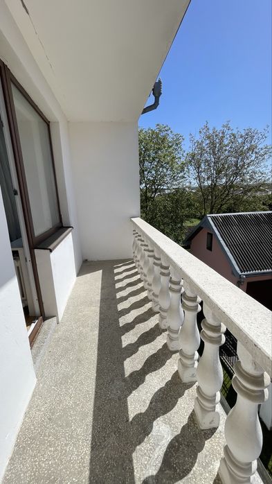 Продається будинок з басейном та сауною