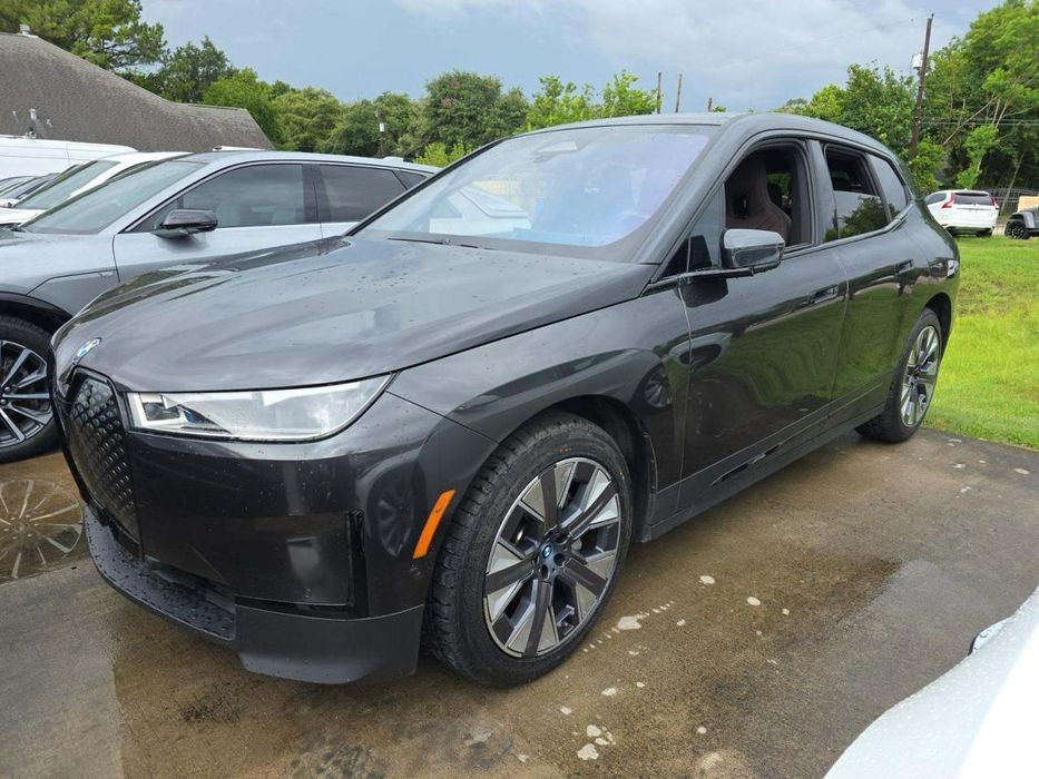 BMW iX