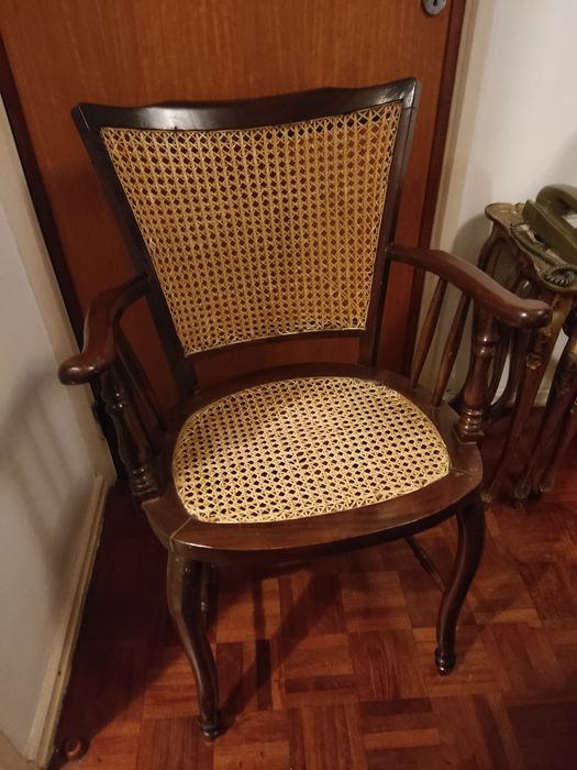 Cadeira antiga palhinha