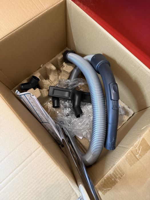 Пилосос пилосмок Electrolux EASE C4