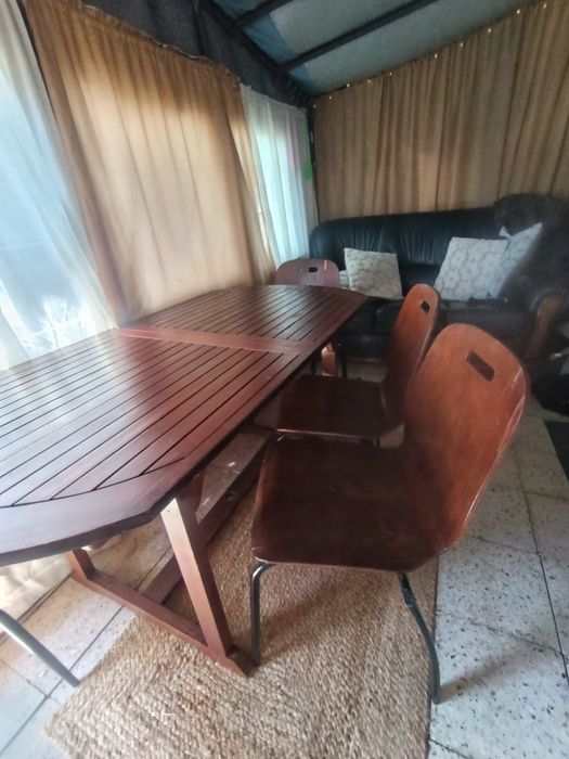 Mesa extensível em madeira