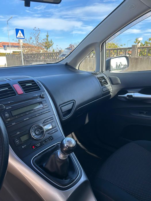 Toyota Auris 1.4D - 4D - Comfort + Pack Sport