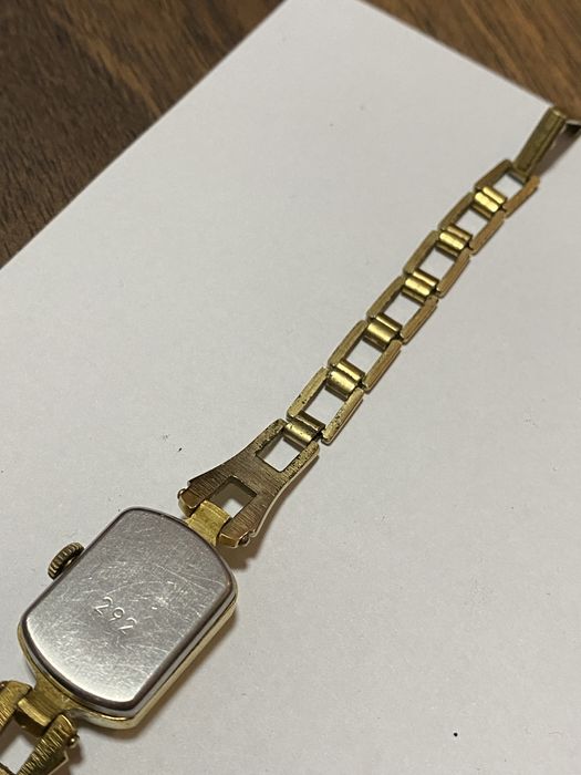 Желтые часы луч ссср