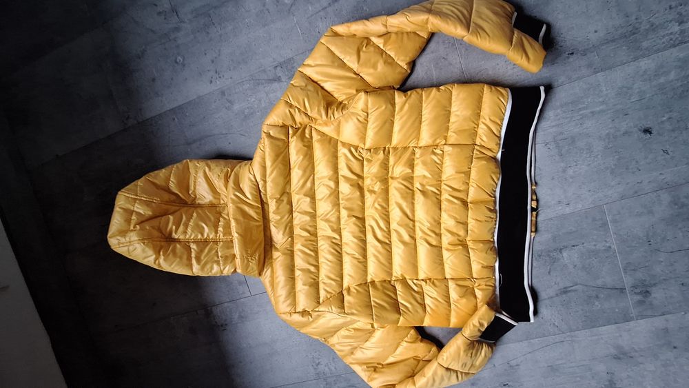 Kurtka  Guess żółta rozm.M