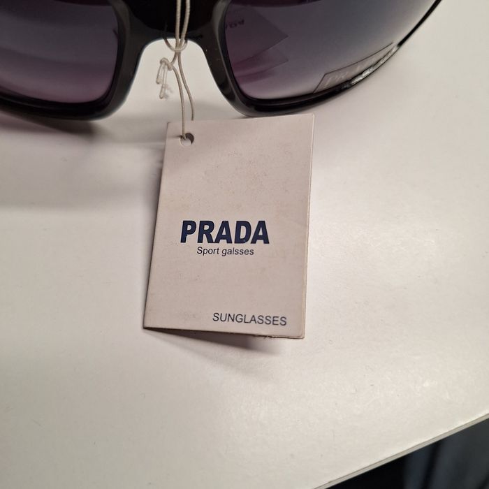 Okulary Prada z likwidacji