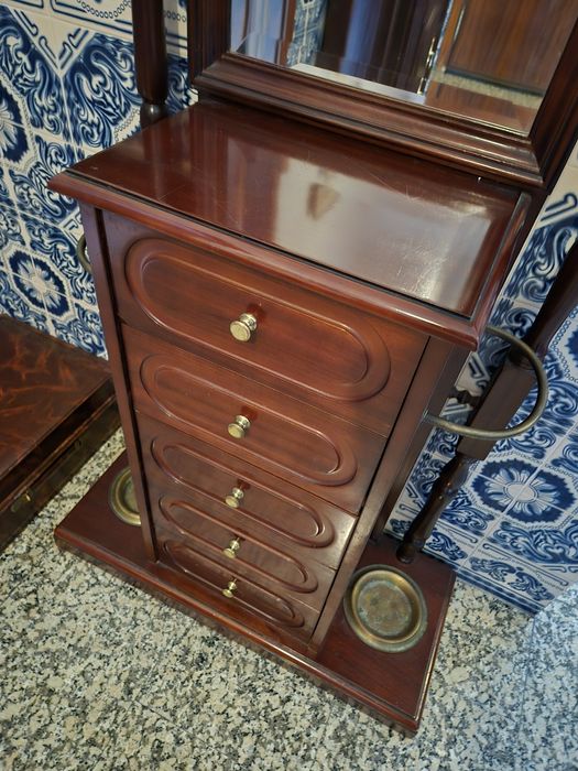 Armário com espelho para entrada em cerejeira