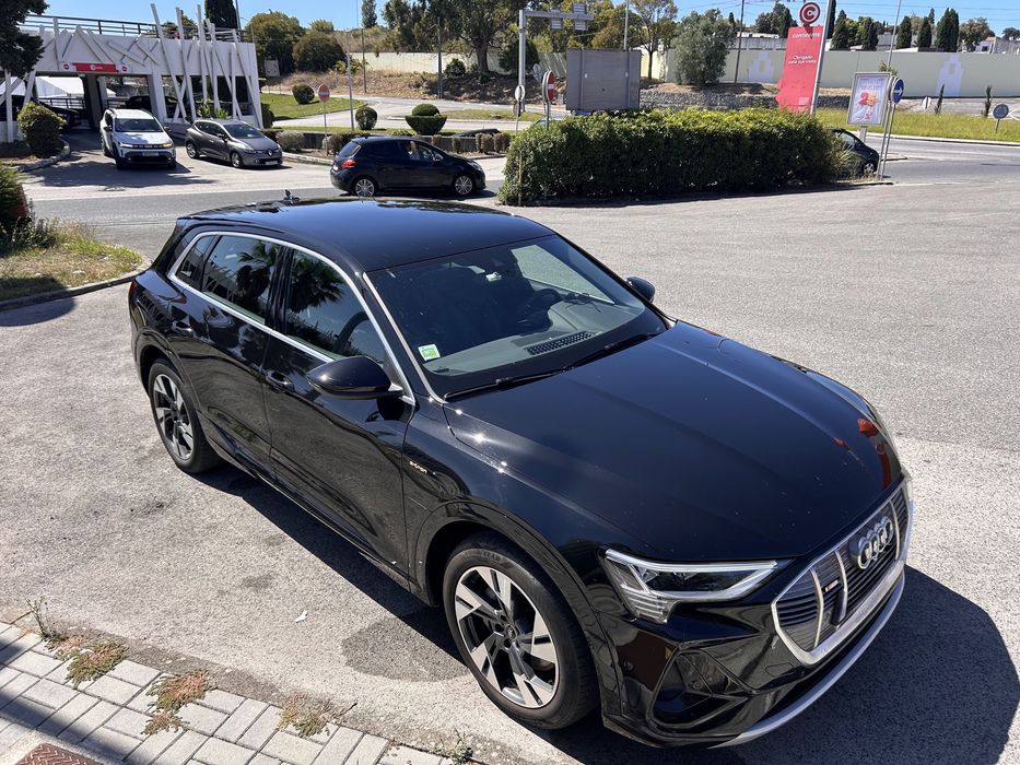 Audi e-tron 55 quattro S line | Nacional | 09/2022 | 73.000 km