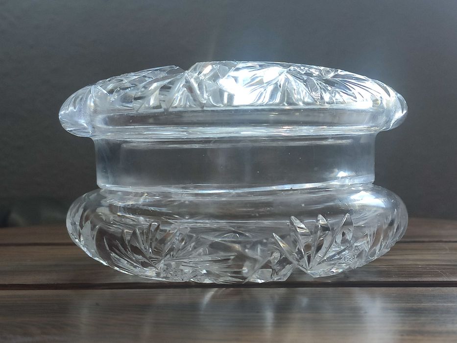 Kryształowa szkatułka ,PRL .