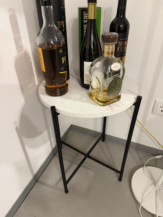 Banco decorativo branco .