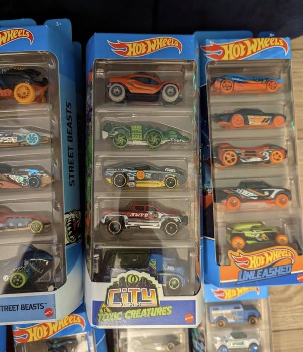 Zestaw hot wheels 5pak autek