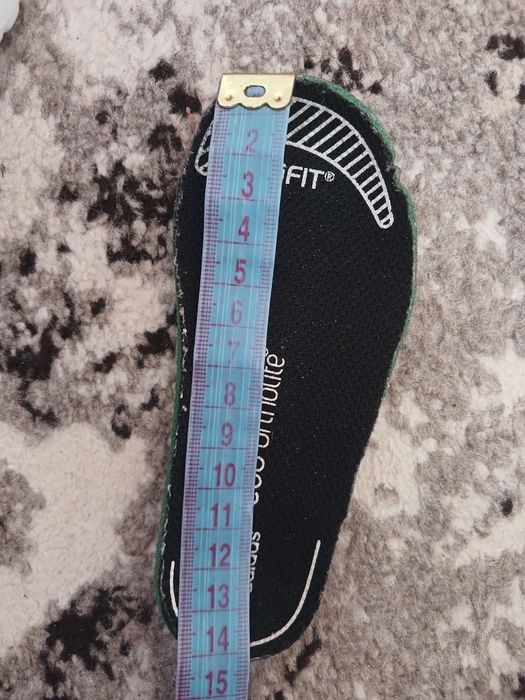 Продам дитячі кросівки