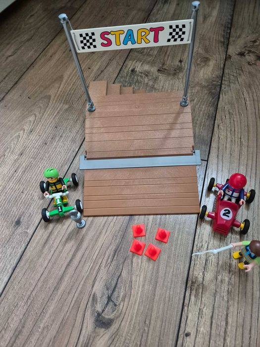 Playmobil wyscigi gokartów