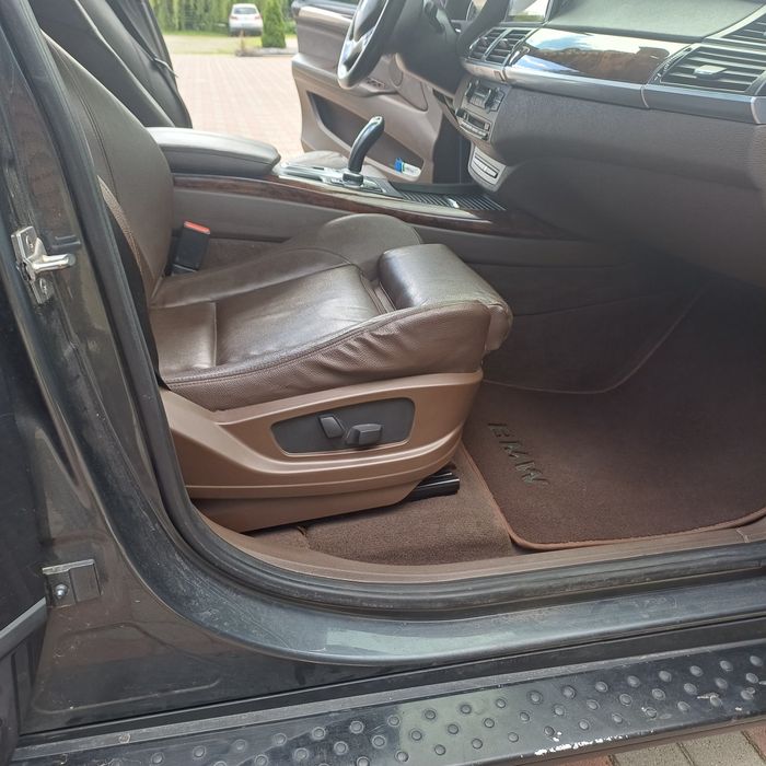 BMW x5 e70 (рестайлінгова)