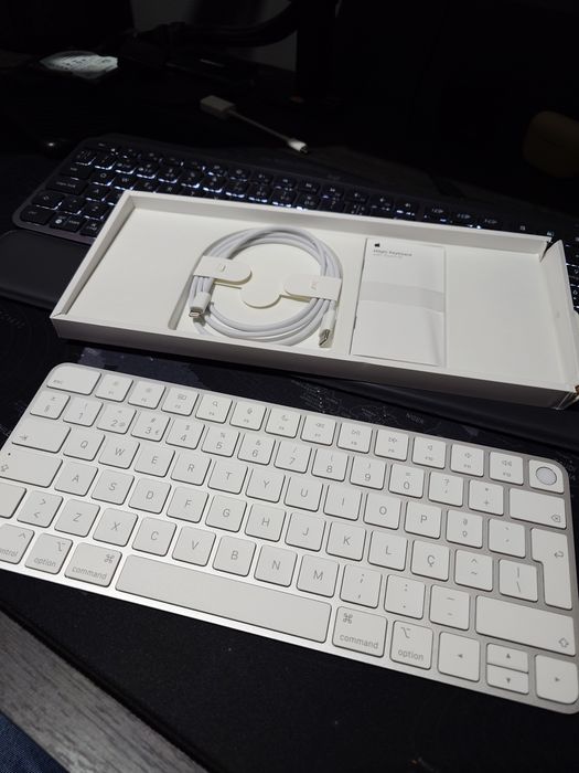 Teclado Apple Magic com Touch ID