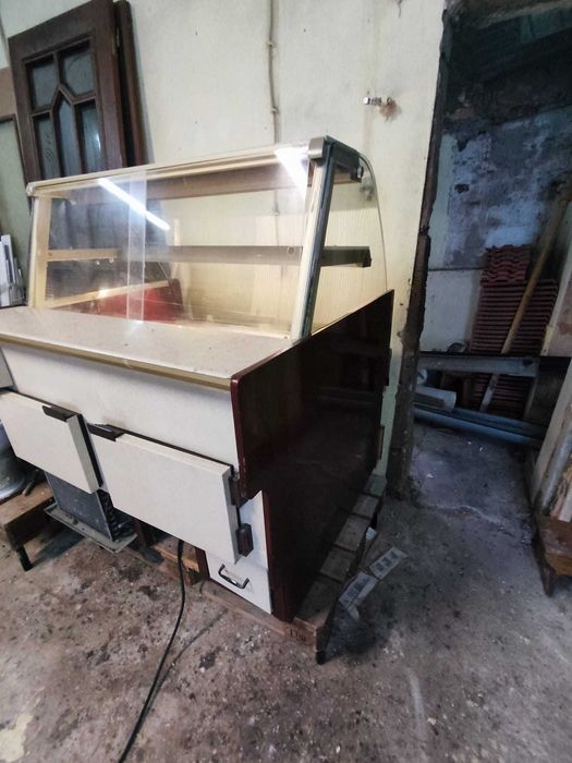 Vitrine Balcão Refrigerada Arévalo Peças Ler ANUNCIO