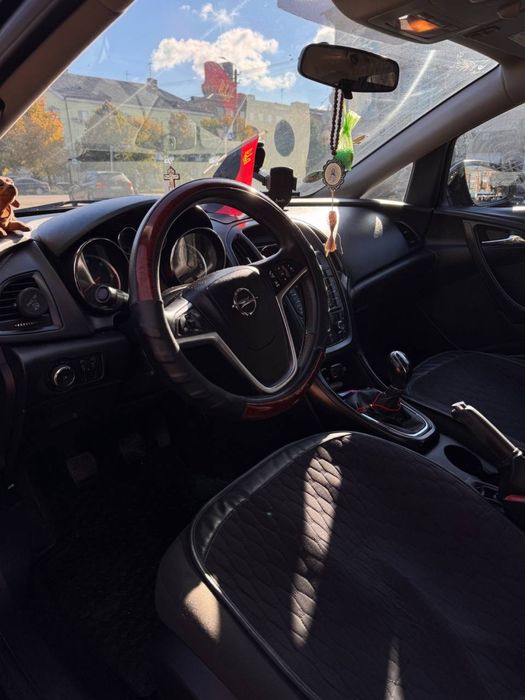Opel Astra J 2013