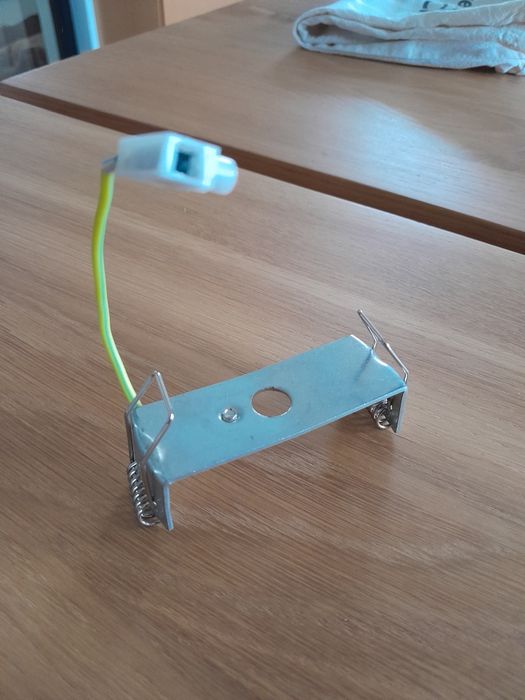 Zacisk sprężynowy klamra do opraw Led oprawka szt 4